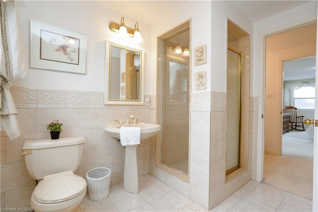 9 Longwater Chase, Markham, ON - Indoor Photo Showing Bathroom