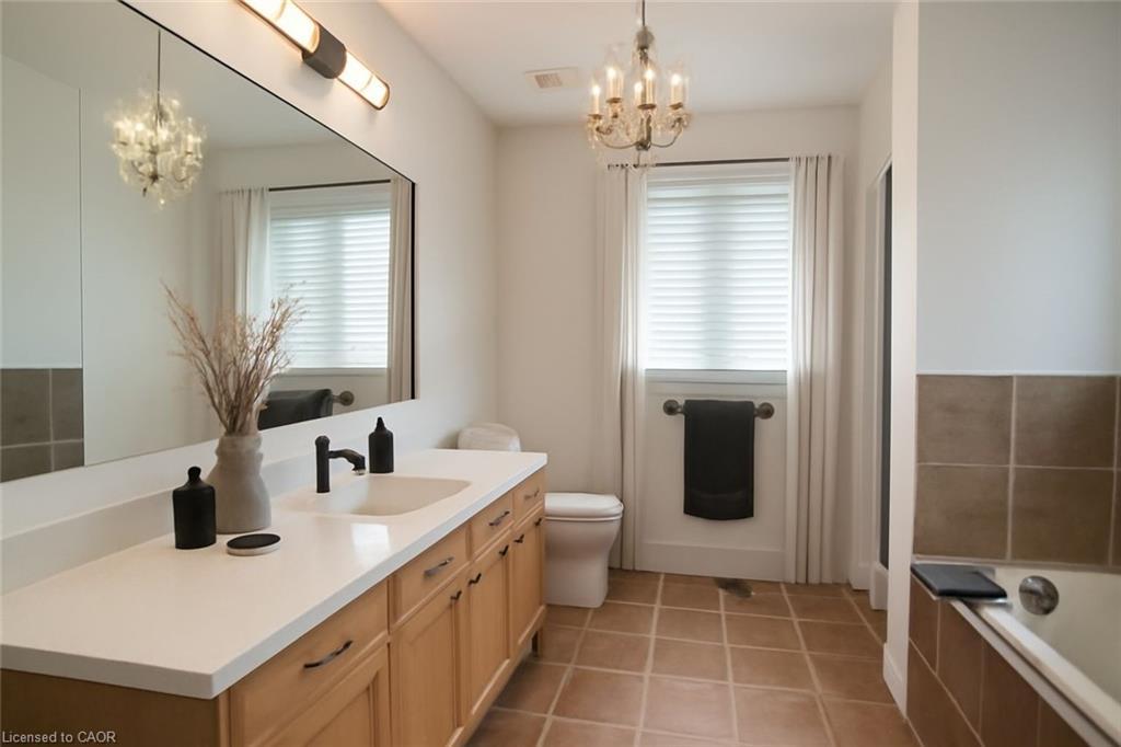 491 Pettit Trail, Milton, ON - Indoor Photo Showing Bathroom
