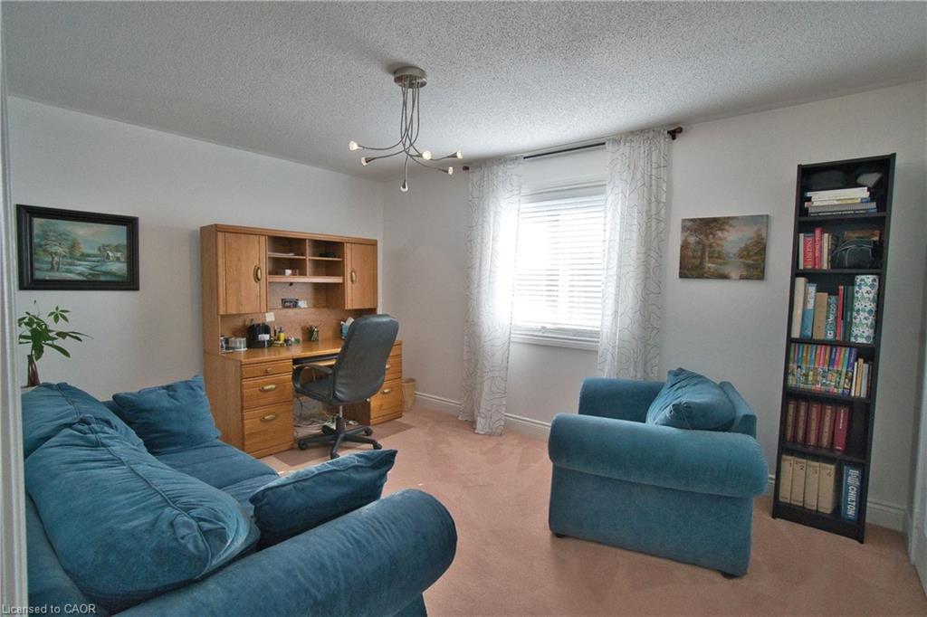 491 Pettit Trail, Milton, ON - Indoor Photo Showing Living Room