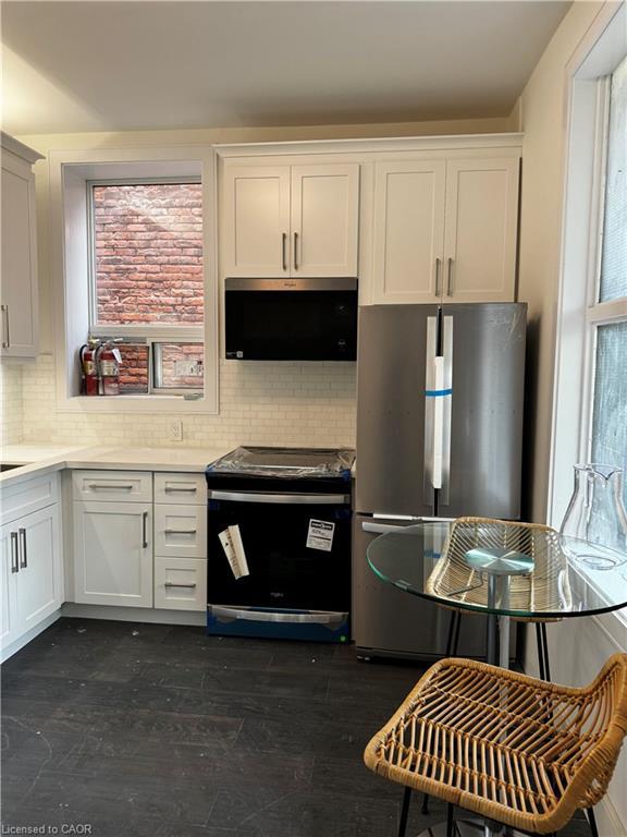 7-307 1/2 Barton Street E, Hamilton, ON - Indoor Photo Showing Kitchen