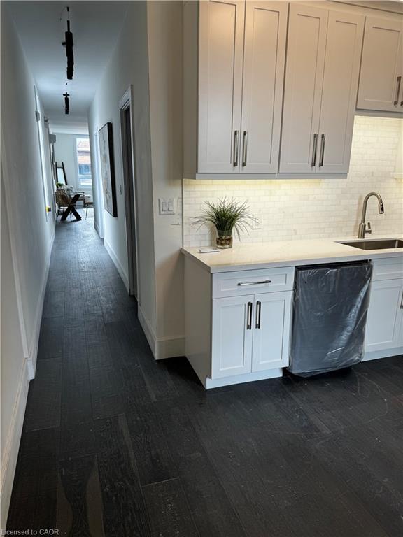 7-307 1/2 Barton Street E, Hamilton, ON - Indoor Photo Showing Kitchen