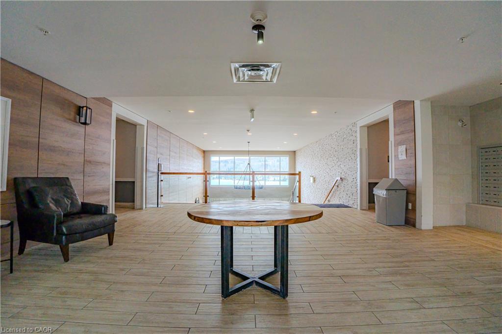 031-25 Pen Lake Point Road, Huntsville, ON - Indoor Photo Showing Other Room