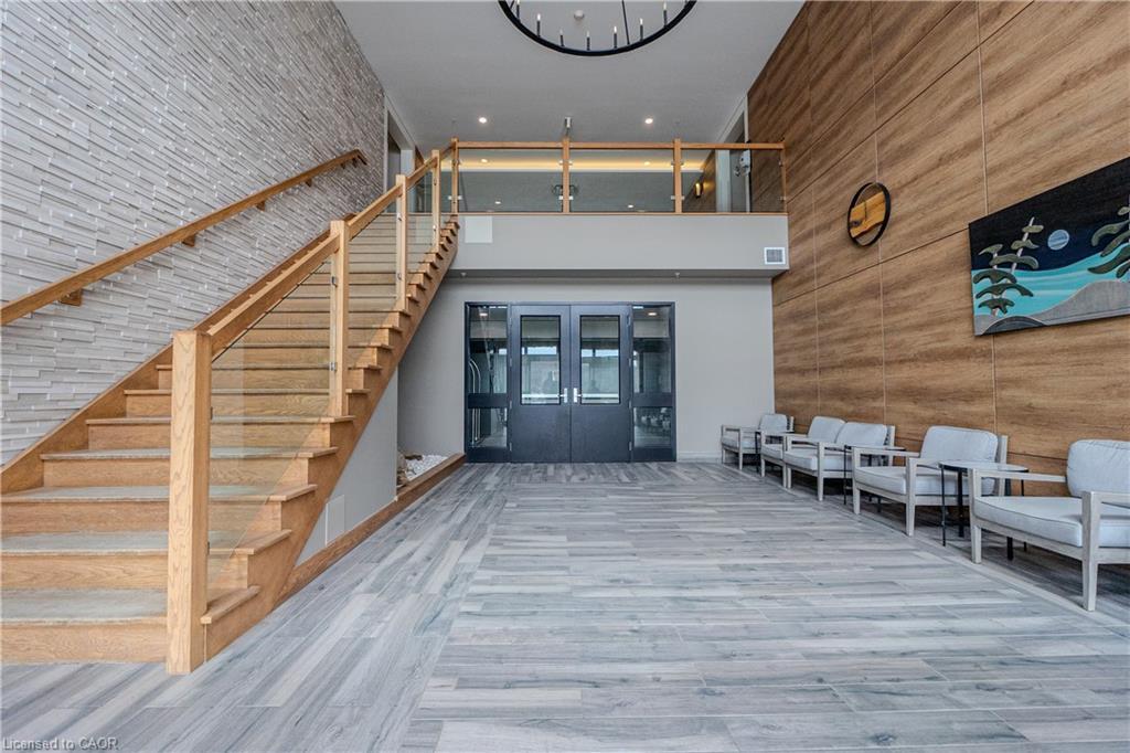 031-25 Pen Lake Point Road, Huntsville, ON - Indoor Photo Showing Other Room