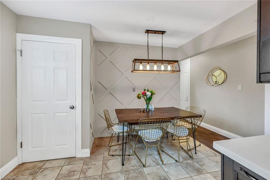 A-174 Kings Forest Drive, Hamilton, ON - Indoor Photo Showing Dining Room