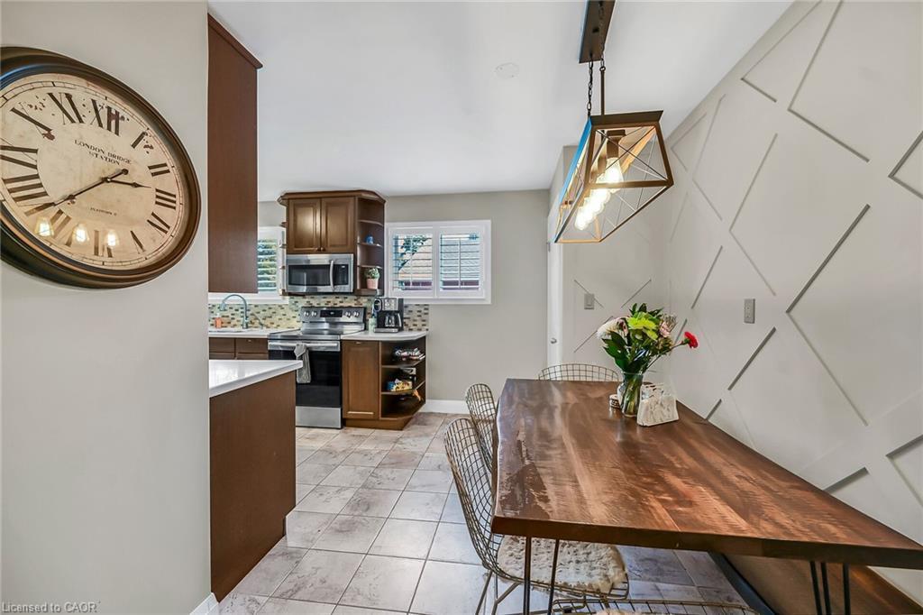 A-174 Kings Forest Drive, Hamilton, ON - Indoor Photo Showing Dining Room