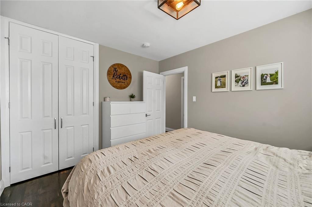 A-174 Kings Forest Drive, Hamilton, ON - Indoor Photo Showing Bedroom