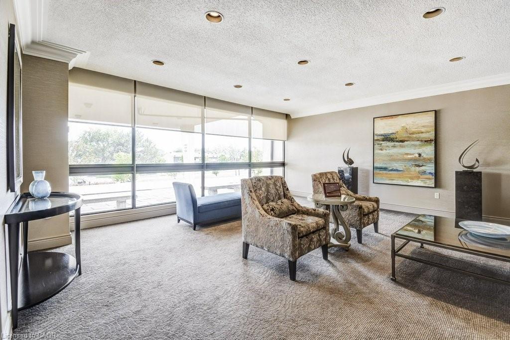 205-2055 Upper Middle Road, Burlington, ON - Indoor