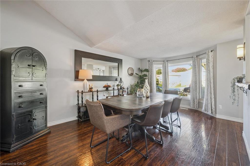 95 Macatee Place, Cambridge, ON - Indoor Photo Showing Dining Room