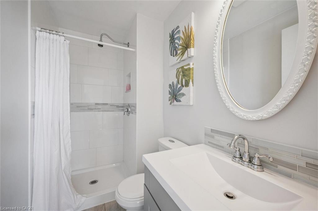 95 Macatee Place, Cambridge, ON - Indoor Photo Showing Bathroom