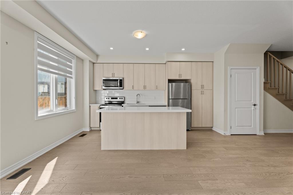 8 Linden Park Lane, Hamilton, ON - Indoor Photo Showing Kitchen