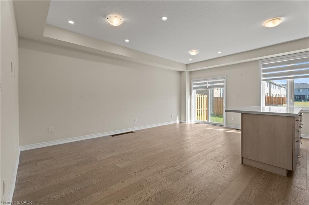 8 Linden Park Lane, Hamilton, ON - Indoor