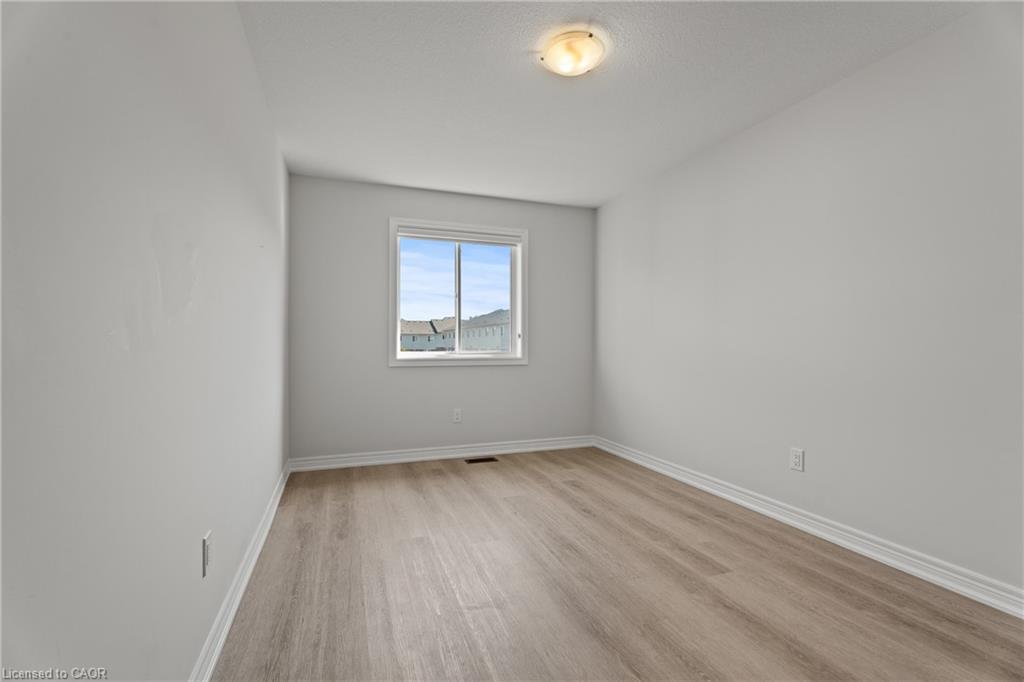 8 Linden Park Lane, Hamilton, ON - Indoor Photo Showing Other Room