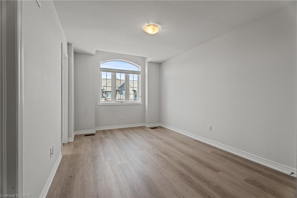 8 Linden Park Lane, Hamilton, ON - Indoor Photo Showing Other Room