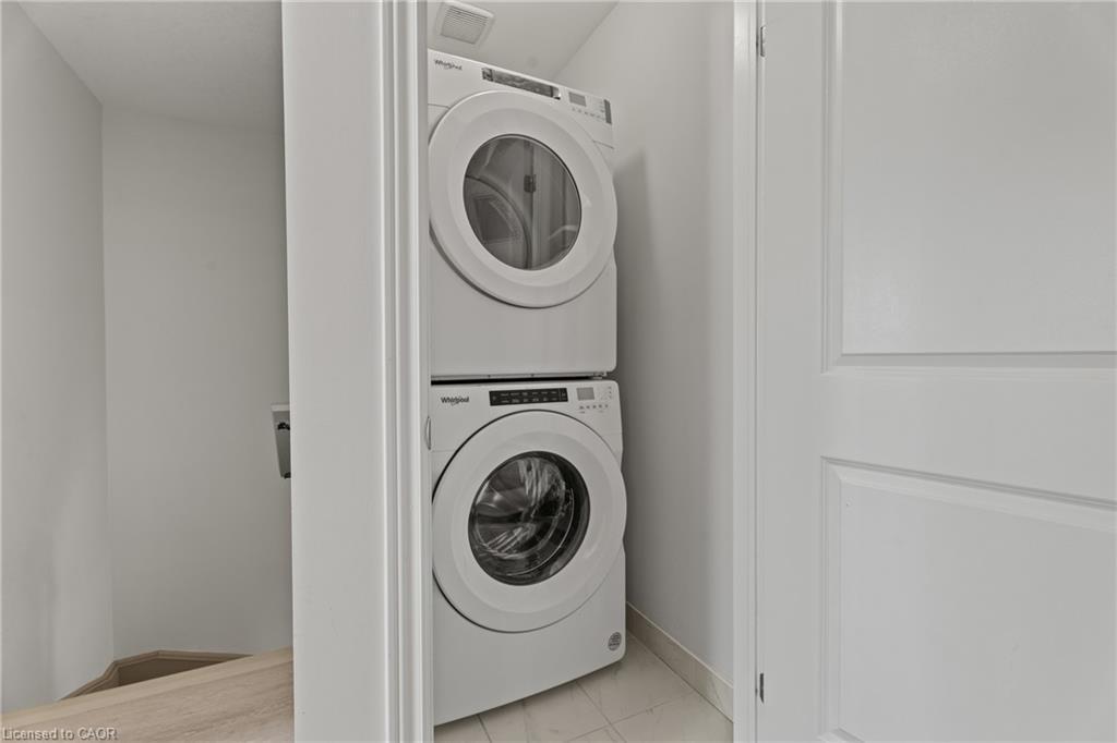 8 Linden Park Lane, Hamilton, ON - Indoor Photo Showing Laundry Room