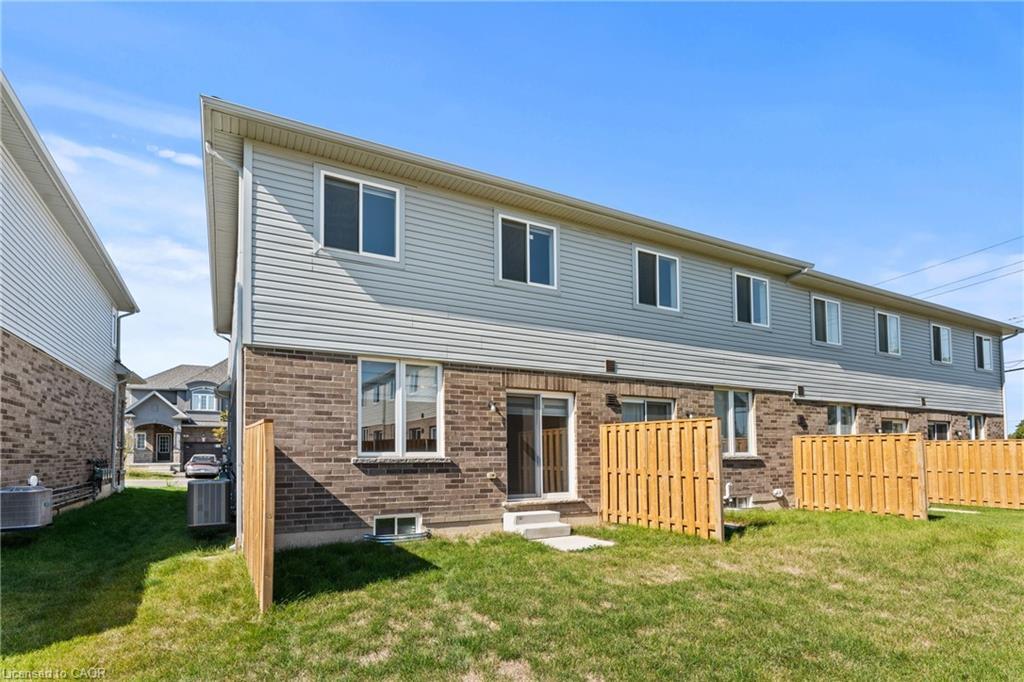 8 Linden Park Lane, Hamilton, ON - Outdoor