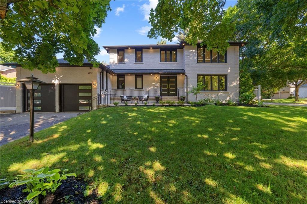 1857 Friar Tuck Court, Mississauga, ON - Outdoor With Deck Patio Veranda With Facade