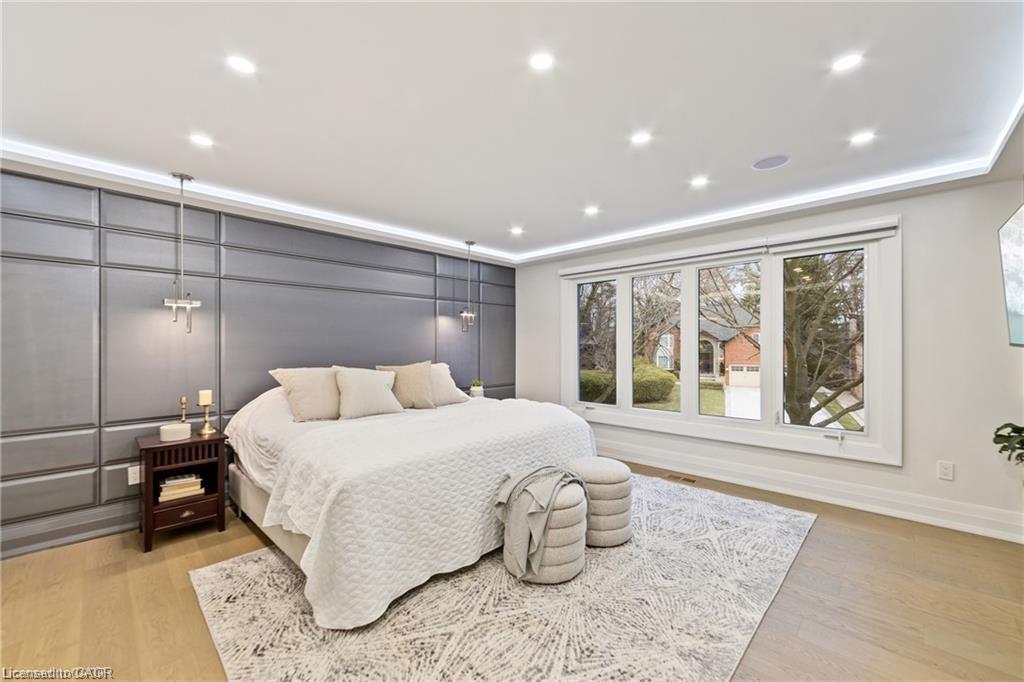 1857 Friar Tuck Court, Mississauga, ON - Indoor Photo Showing Bedroom