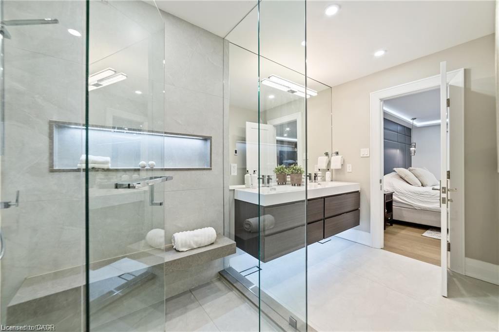 1857 Friar Tuck Court, Mississauga, ON - Indoor Photo Showing Bathroom