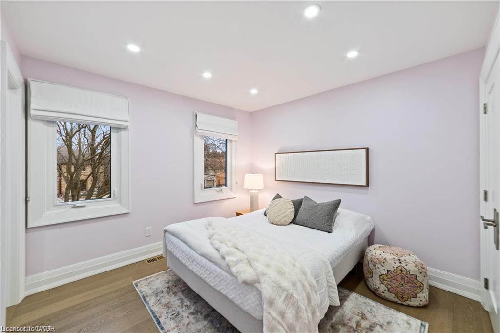1857 Friar Tuck Court, Mississauga, ON - Indoor Photo Showing Bedroom