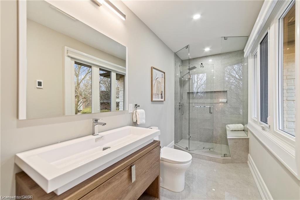 1857 Friar Tuck Court, Mississauga, ON - Indoor Photo Showing Bathroom
