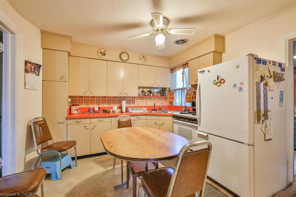 945 Beechwood Avenue, Mississauga, ON - Indoor