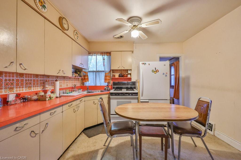 945 Beechwood Avenue, Mississauga, ON - Indoor