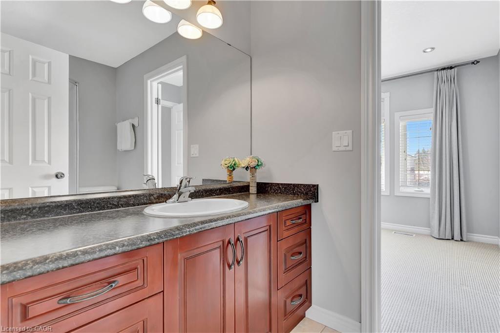 510 Forest Gate Crescent, Waterloo, ON - Indoor Photo Showing Bathroom