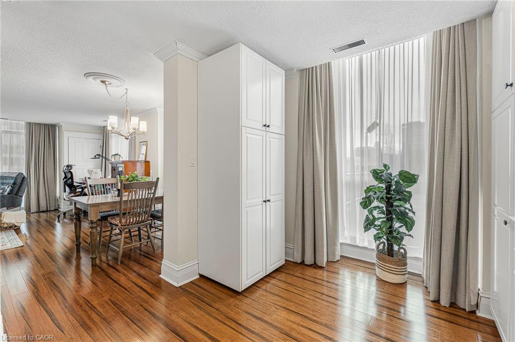 102-67 Caroline Street S, Hamilton, ON - Indoor