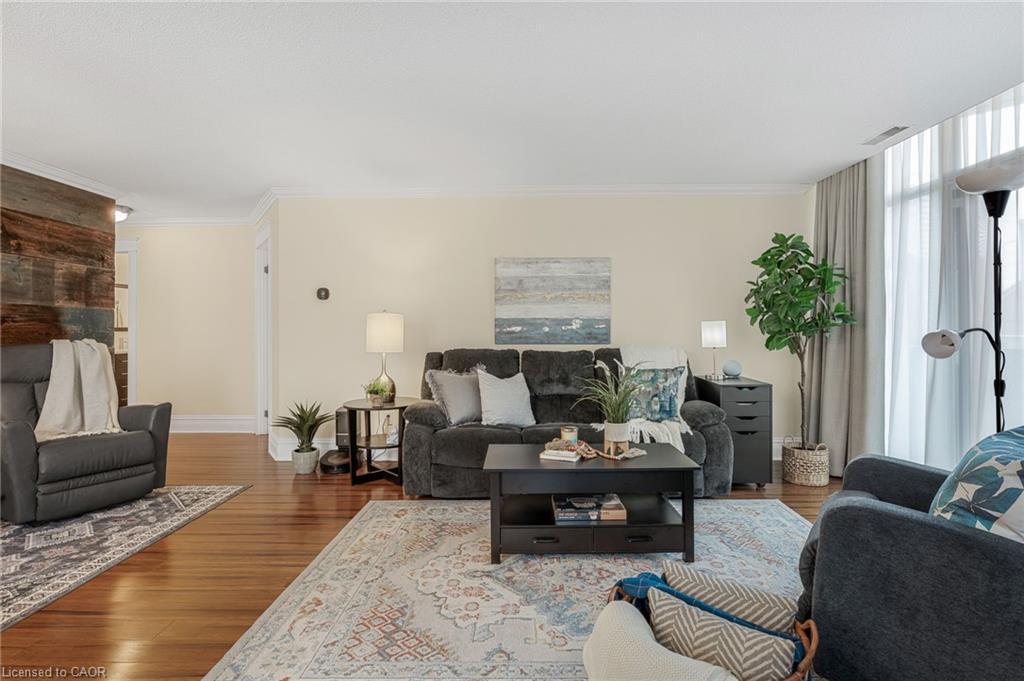 102-67 Caroline Street S, Hamilton, ON - Indoor Photo Showing Living Room