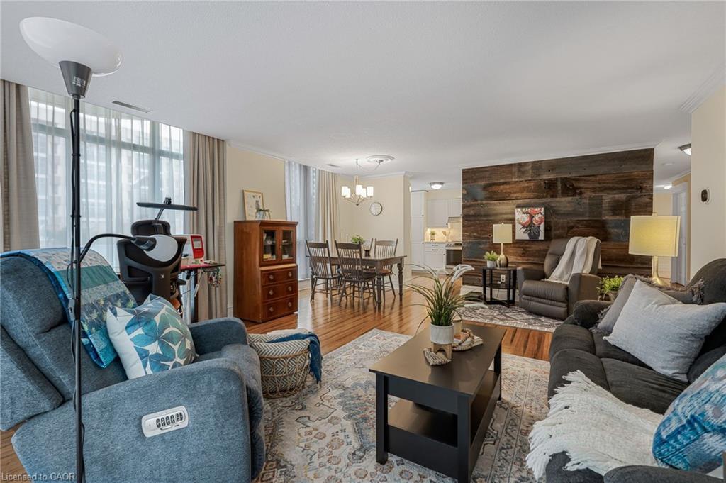 102-67 Caroline Street S, Hamilton, ON - Indoor Photo Showing Living Room