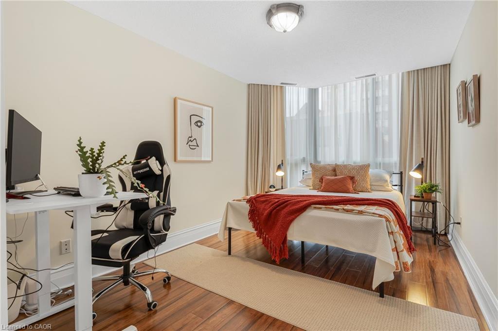 102-67 Caroline Street S, Hamilton, ON - Indoor Photo Showing Bedroom