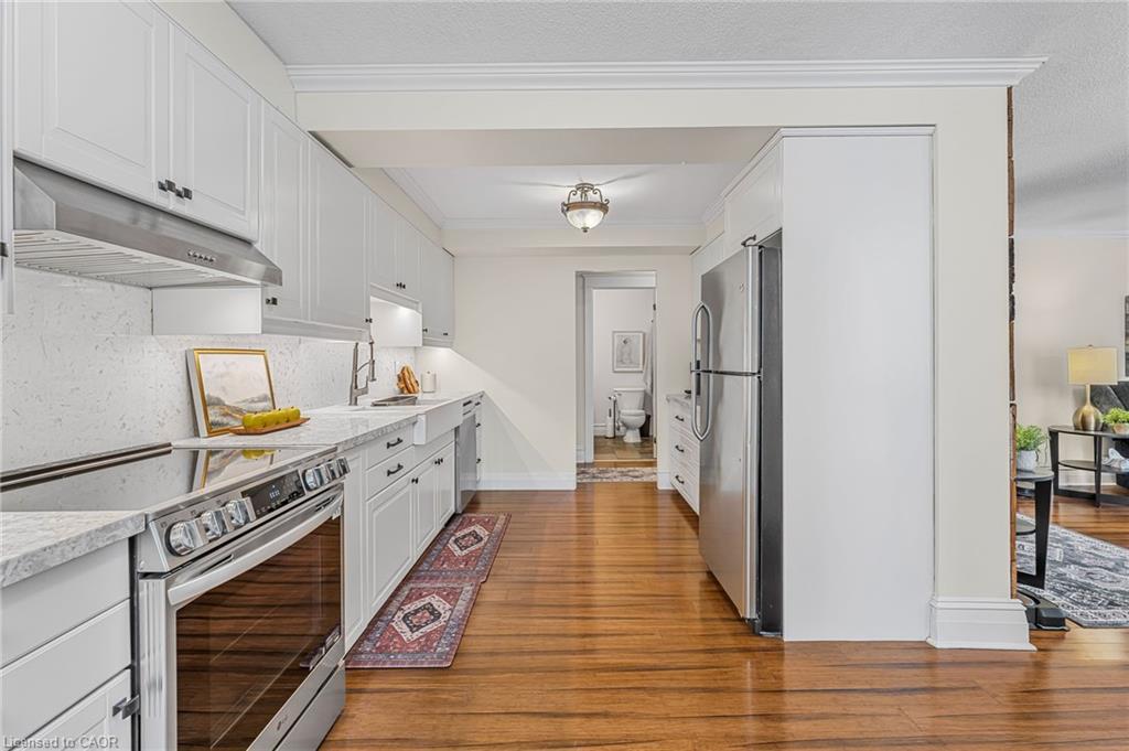 102-67 Caroline Street S, Hamilton, ON - Indoor Photo Showing Kitchen