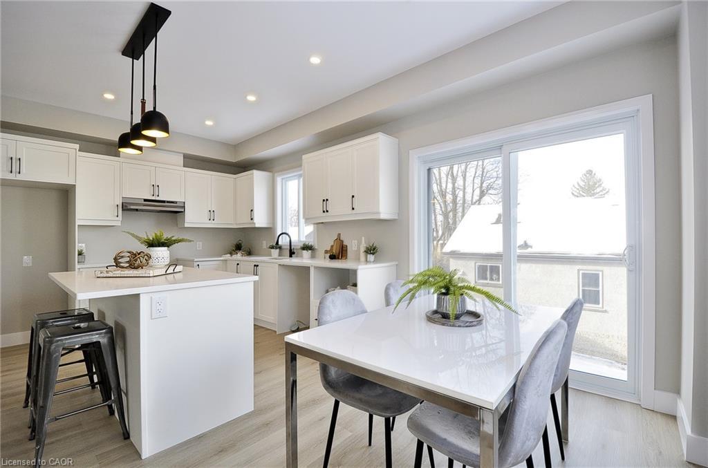 38 Albert Street, Cambridge, ON - Indoor