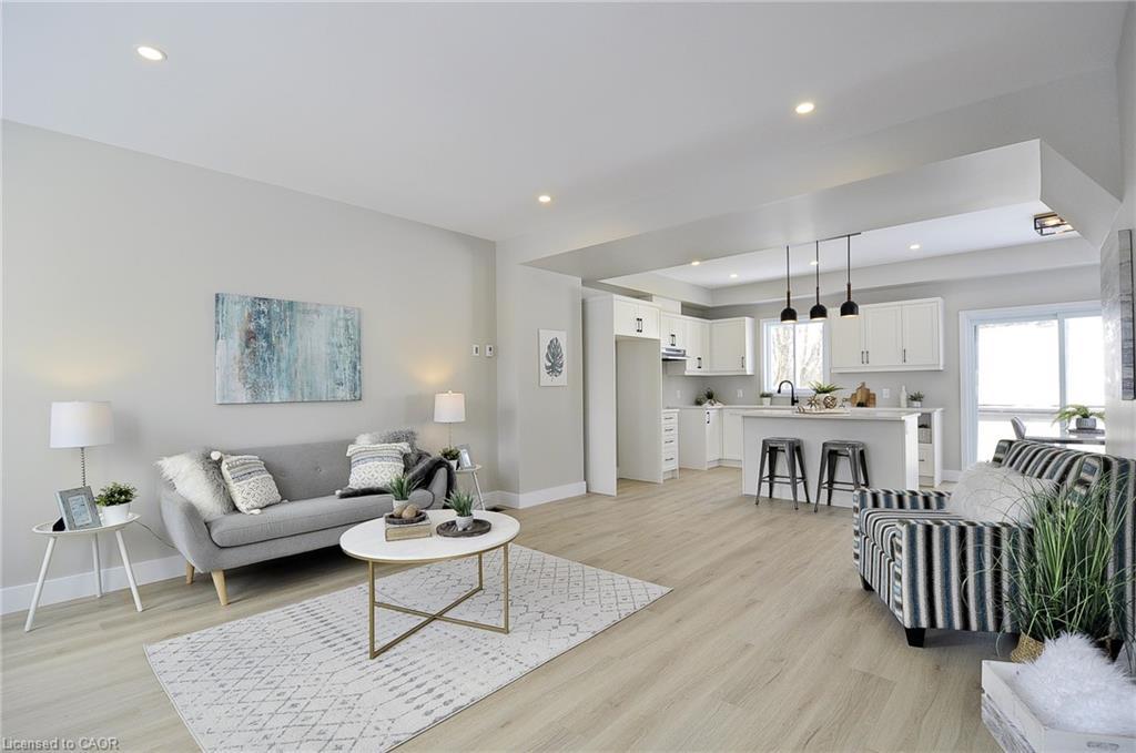 38 Albert Street, Cambridge, ON - Indoor Photo Showing Living Room