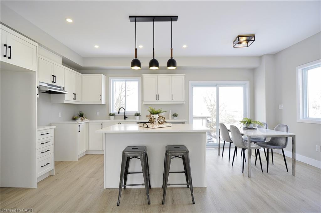 38 Albert Street, Cambridge, ON - Indoor