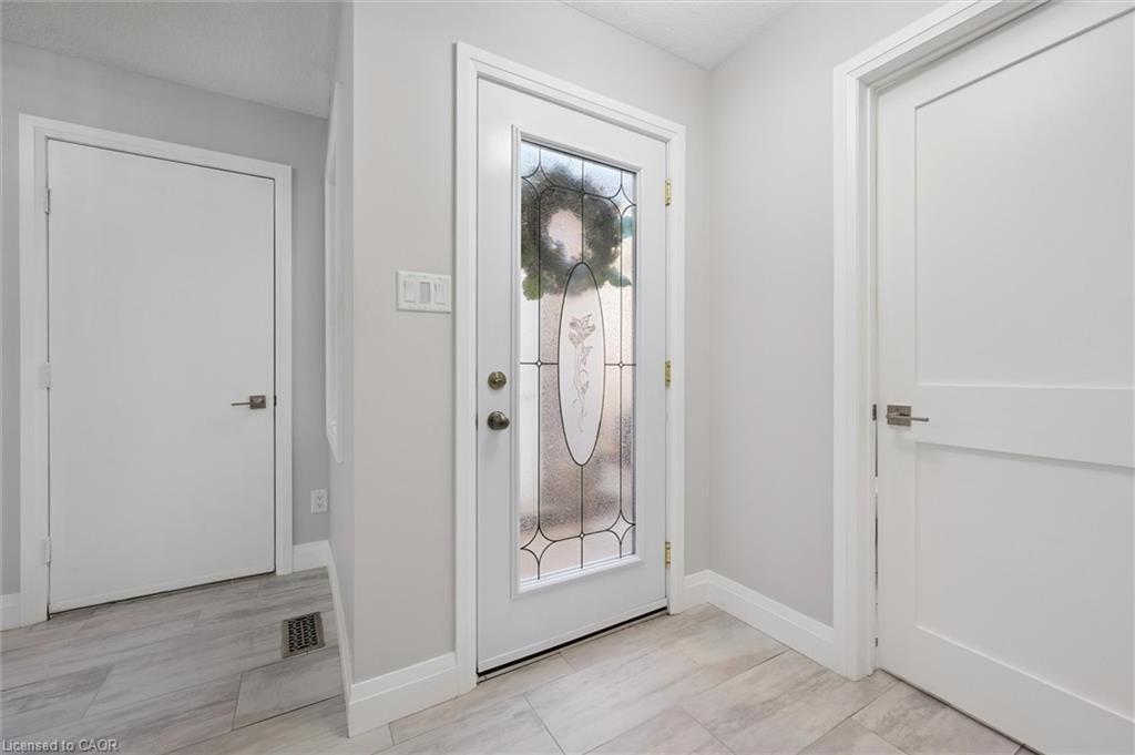 37-365 Bennington Gate, Waterloo, ON - Indoor Photo Showing Other Room