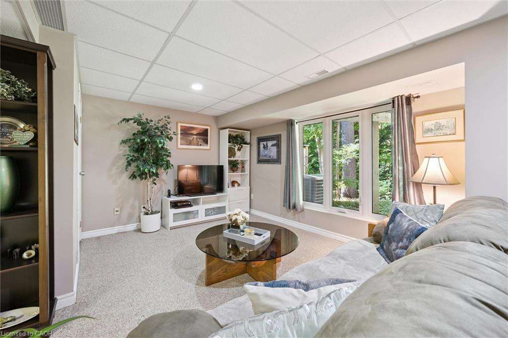 37-365 Bennington Gate, Waterloo, ON - Indoor Photo Showing Living Room