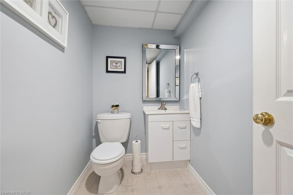 37-365 Bennington Gate, Waterloo, ON - Indoor Photo Showing Bathroom