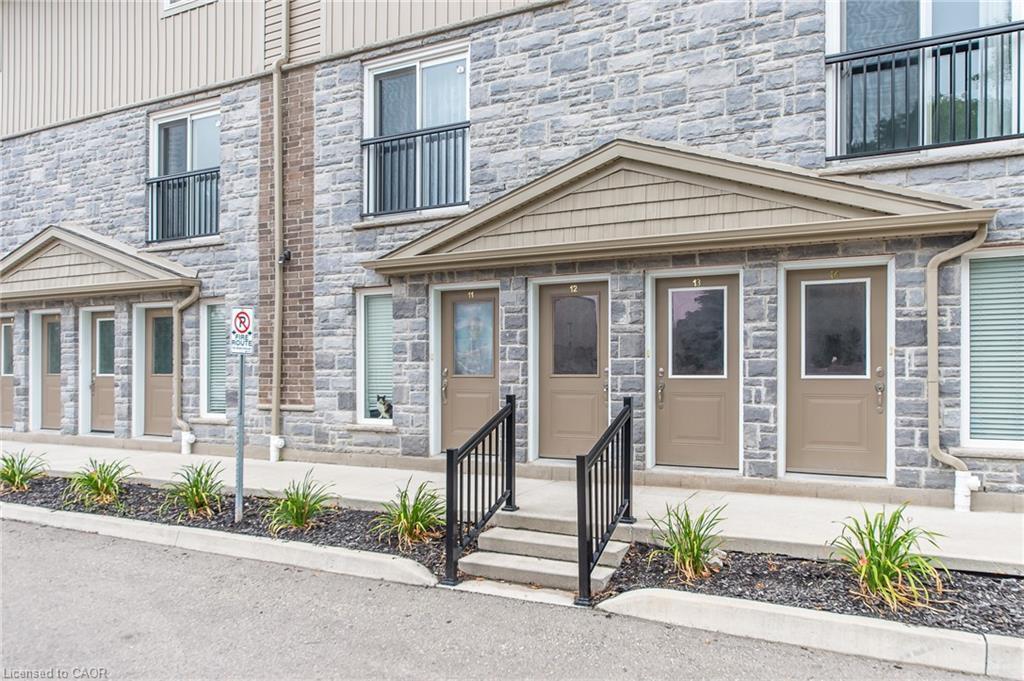 4-122 Courtland Avenue E, Kitchener, ON - Outdoor With Facade