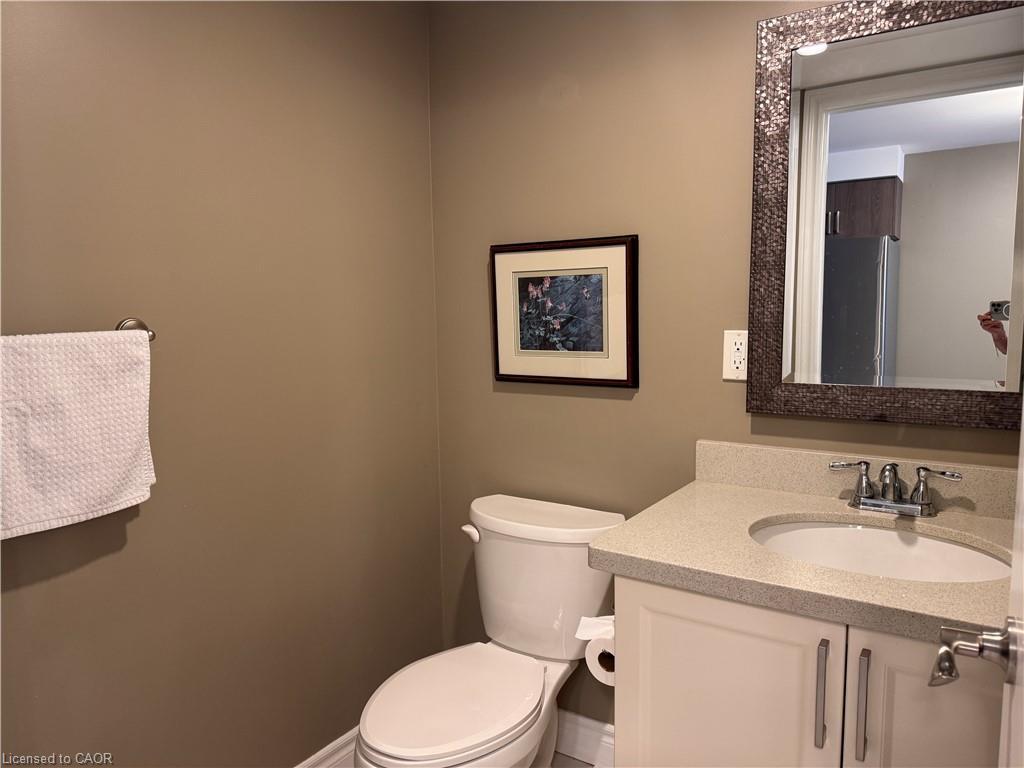 4-122 Courtland Avenue E, Kitchener, ON - Indoor Photo Showing Bathroom