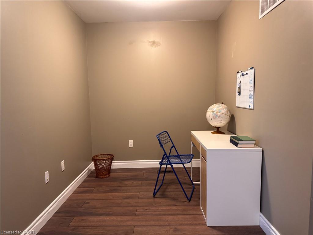 4-122 Courtland Avenue E, Kitchener, ON - Indoor