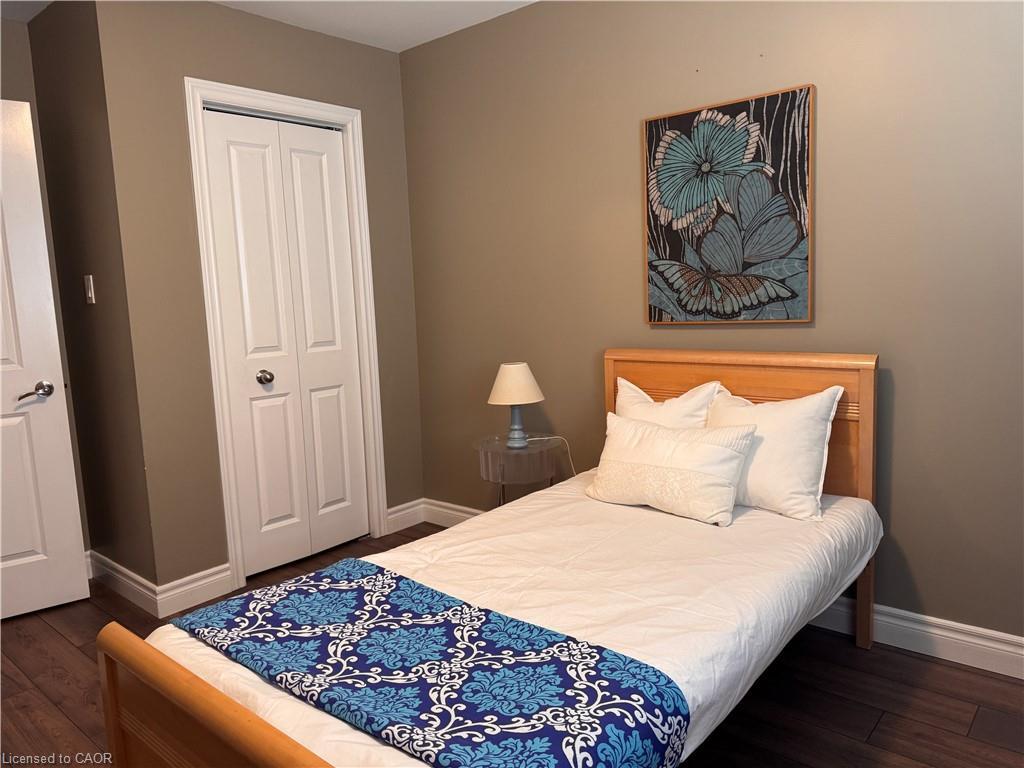 4-122 Courtland Avenue E, Kitchener, ON - Indoor Photo Showing Bedroom