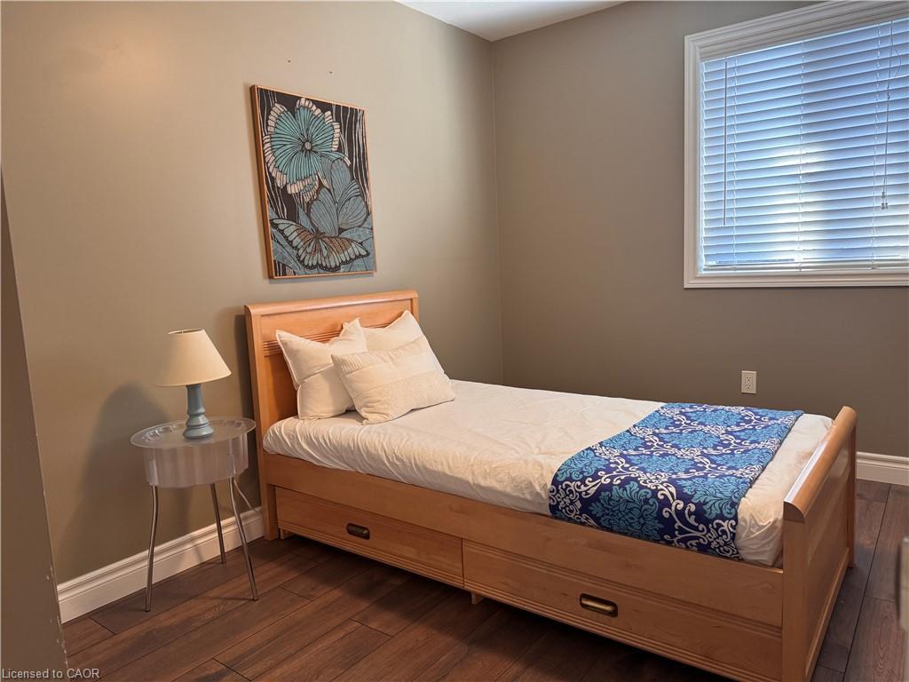 4-122 Courtland Avenue E, Kitchener, ON - Indoor Photo Showing Bedroom