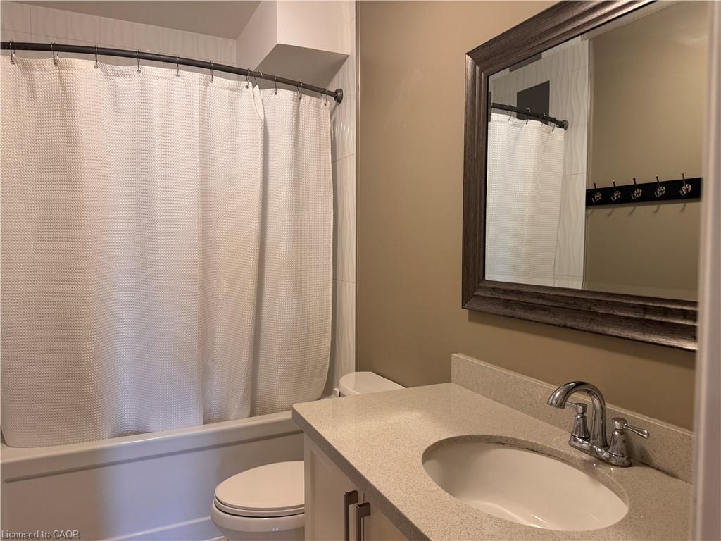 4-122 Courtland Avenue E, Kitchener, ON - Indoor Photo Showing Bathroom
