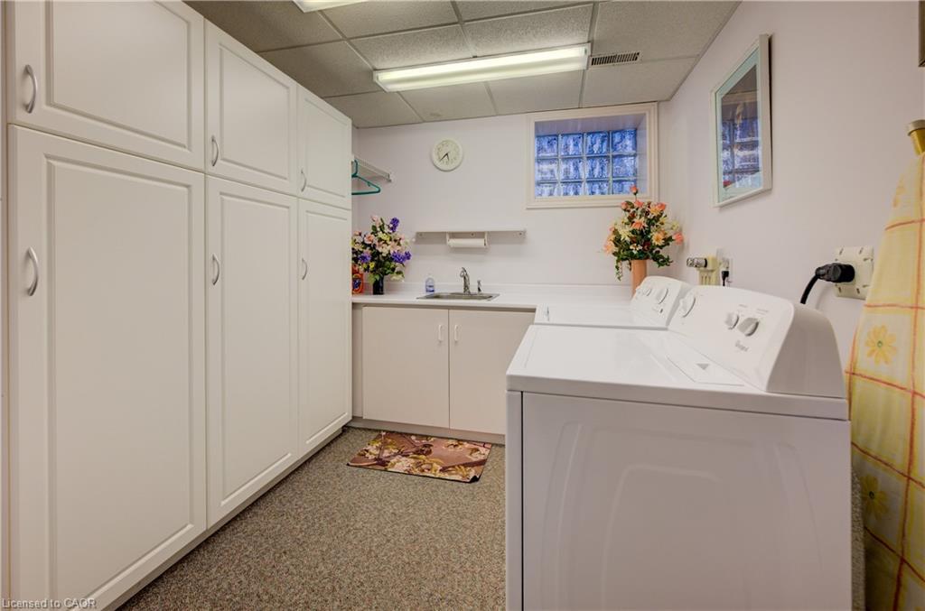 430 Caryndale Drive, Kitchener, ON - Indoor Photo Showing Laundry Room