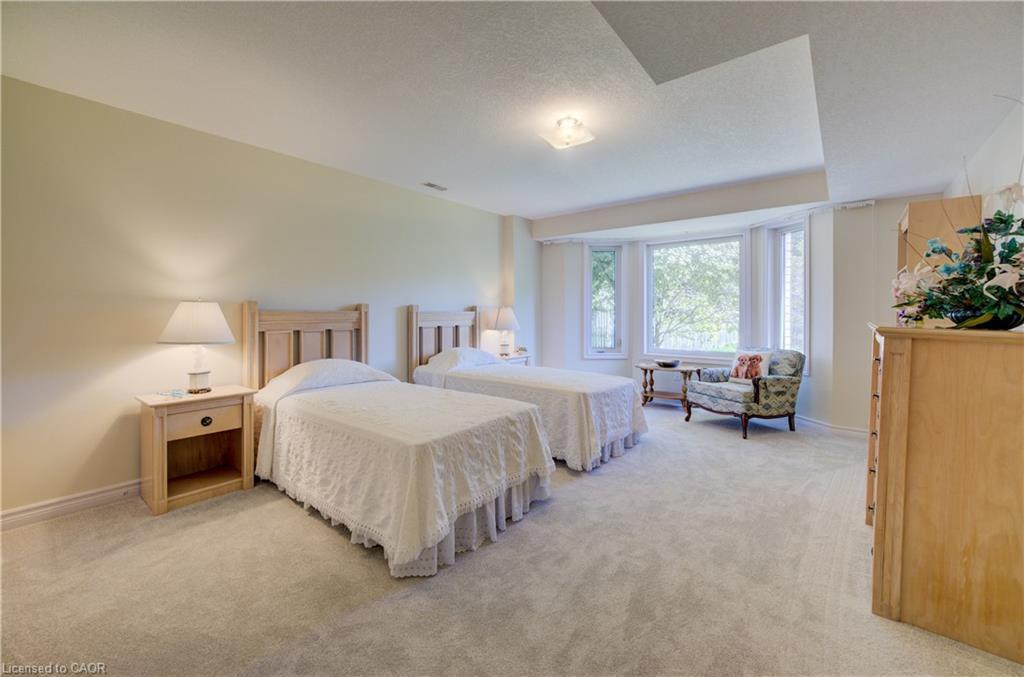 430 Caryndale Drive, Kitchener, ON - Indoor Photo Showing Bedroom