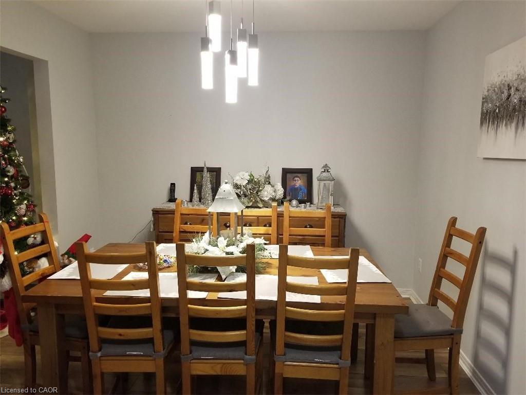 185 Sulmona Drive, Hamilton, ON - Indoor Photo Showing Dining Room