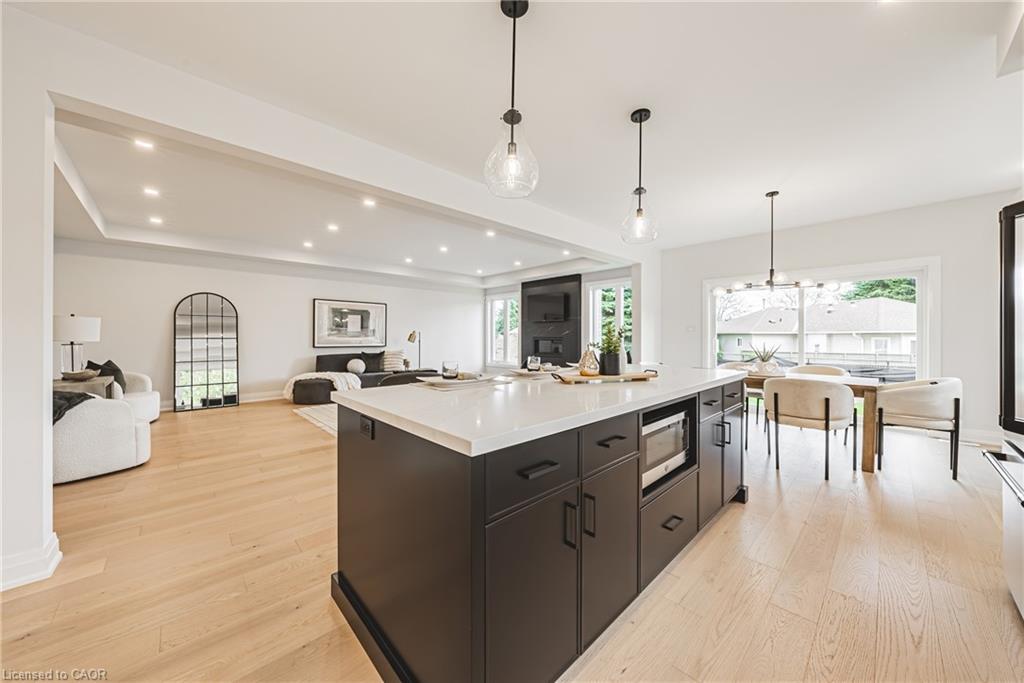 242 Kellogg Avenue, Hamilton, ON - Indoor Photo Showing Kitchen With Upgraded Kitchen