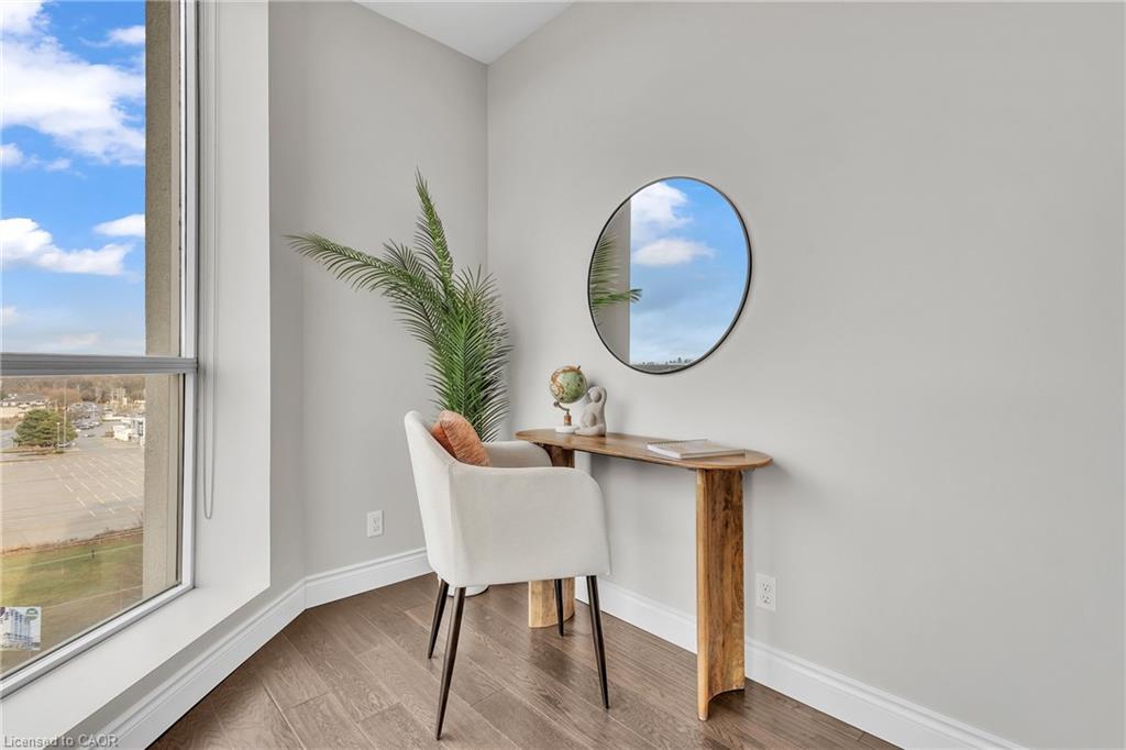 502-223 Erb Street W, Waterloo, ON - Indoor Photo Showing Other Room