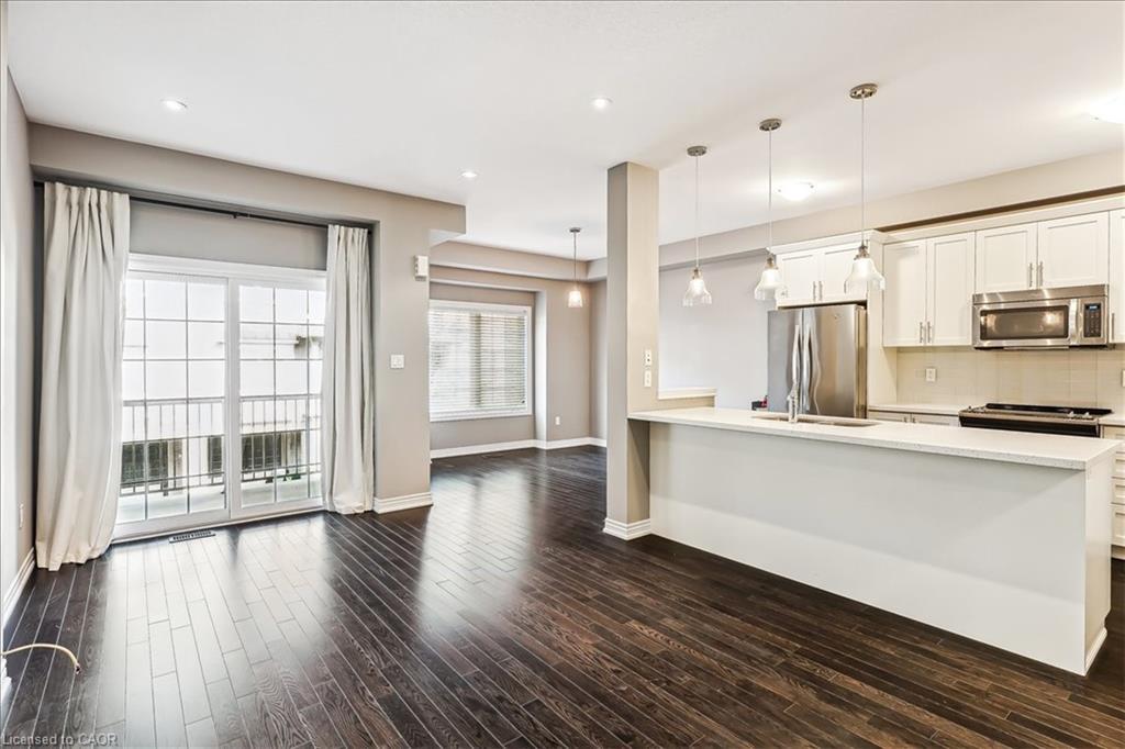 48-2086 Ghent Avenue, Burlington, ON - Indoor Photo Showing Kitchen With Stainless Steel Kitchen With Upgraded Kitchen